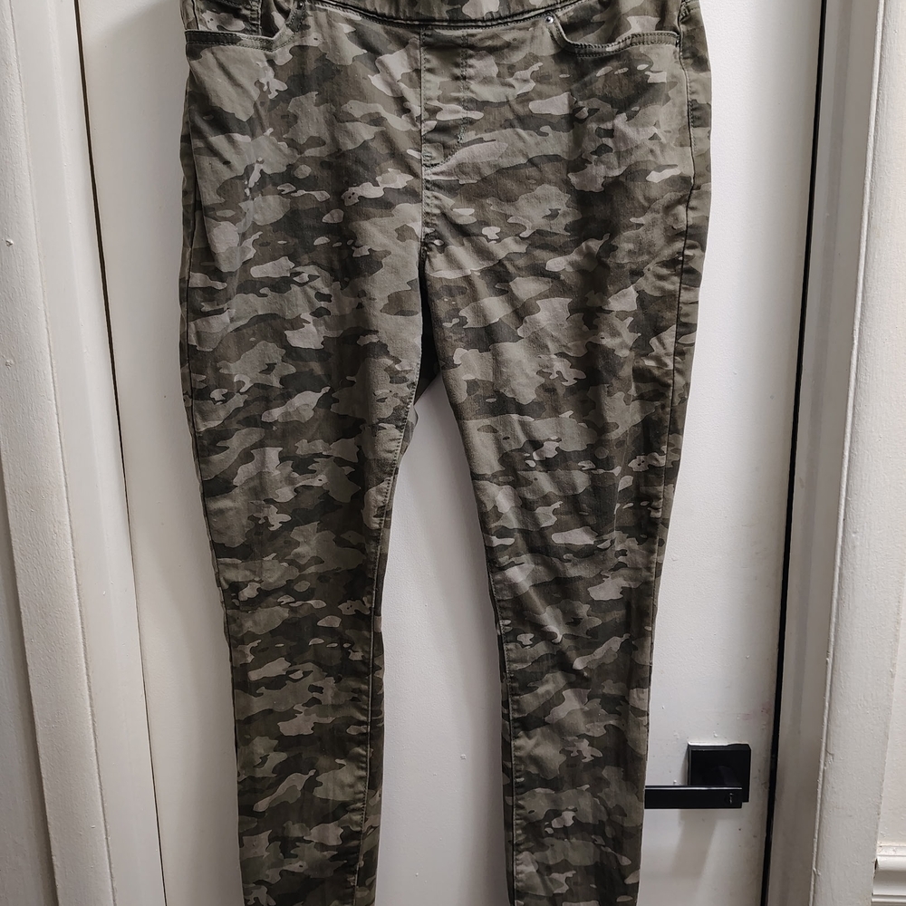 Levi's Signature Green Camouflage Pants
